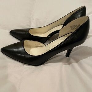 New Black Leather Anne Klein flex Heels sz 6.5